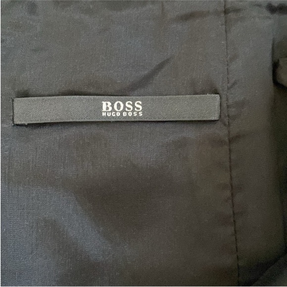 Hugo Boss Virona Pencil Skirt
Black basic business office classic size 6 - Picture 8 of 15